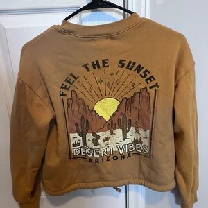 Urban Nation Graphic Women's Crop Sweatshirt, XS